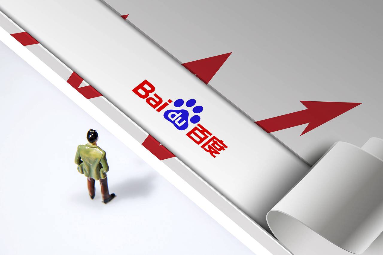 刘亦菲刘冲坐一辆车